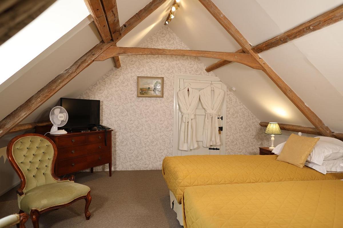 Hotel Carrick'S At Castle Farm Swanton Morley Exterior foto